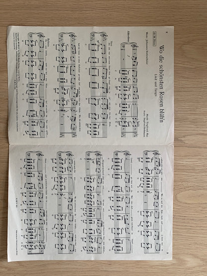 Wo die schönsten Rosen blüh'n (Akkordeon)